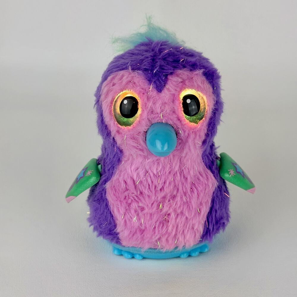 Spin Master Hatchimals 2017 Glittering Garden Penguala‎ interactive plush toy.